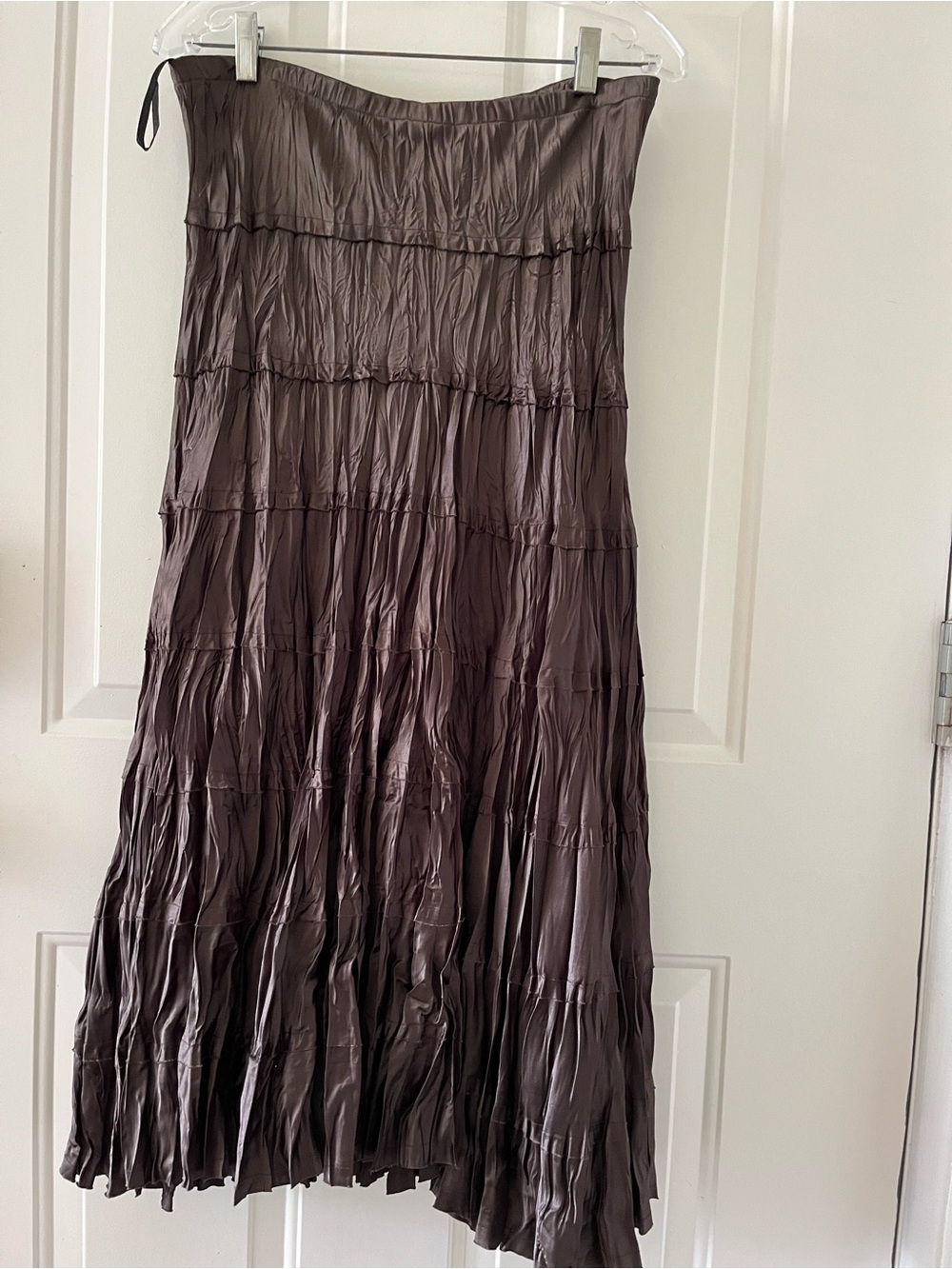 Women's Crinkled Maxi Skirt in Dark Brown